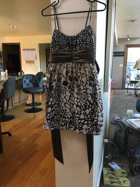 Sleeveless especially cute Grass Collection in size 6